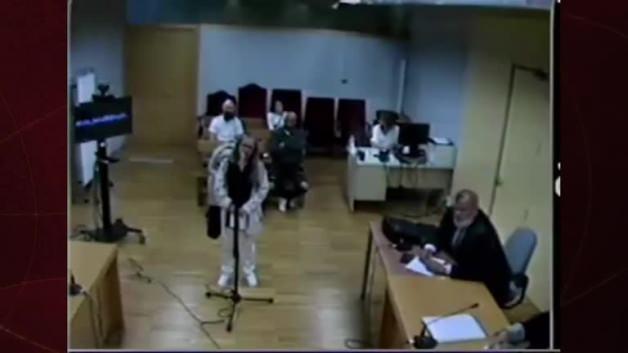 İspanya’da mahkemede akılalmaz olay! Sanık hiçbir şey söylemeden duvara kafa attı İspanya’da mahkemede akılalmaz olay! Sanık hiçbir şey söylemeden duvara kafa attı