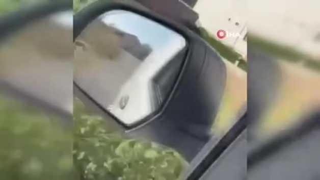 Silivri’de freni boşalan park halindeki tır binaya çarptı Silivri’de freni boşalan park halindeki tır binaya çarptı