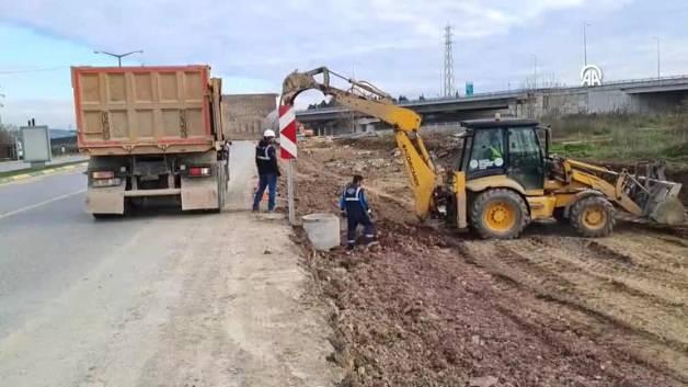 Sakarya’da metrobüs projesinde çalışmalar sürüyor Sakarya’da metrobüs projesinde çalışmalar sürüyor