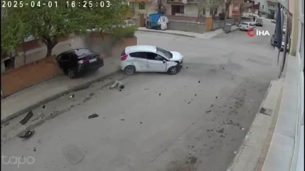 Dehşet veren kaza, mucize kurtuluş! Çocuk camdan fırladı… Dehşet veren kaza, mucize kurtuluş! Çocuk camdan fırladı…