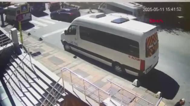 Kağıthane’de can pazarı! Servis aracı yayaların arasına daldı: Ölü ve yaralılar var Kağıthane’de can pazarı! Servis aracı yayaların arasına daldı: Ölü ve yaralılar var