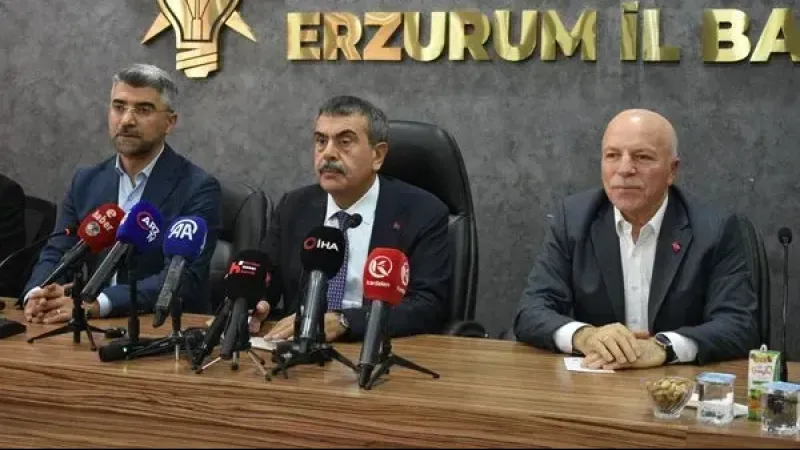 Bakan Tekin’den Özgür Özel’e şarkılı gönderme! Gözlerin keman çalardı, dudakların darbuka… Bakan Tekin’den Özgür Özel’e şarkılı gönderme! Gözlerin keman çalardı, dudakların darbuka…