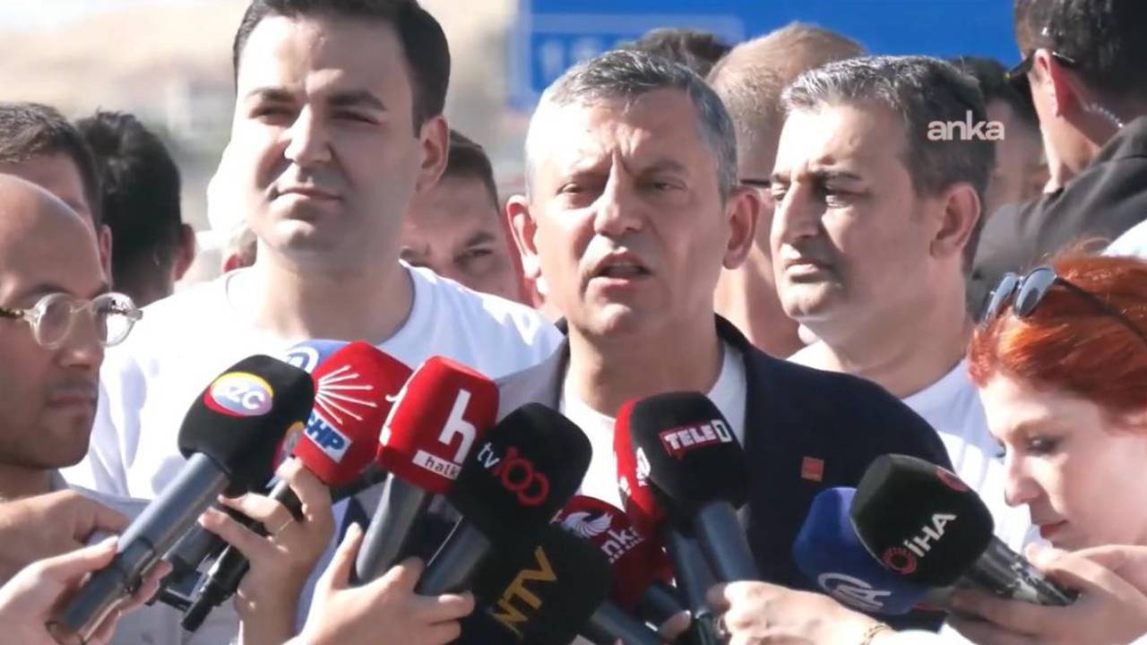 Özel’den Emniyet’in Atatürk’süz paylaşımına sert tepki: ‘Fotoğraftan Atatürk’ü silenleri millet kalbinden silmiştir’ – Son Dakika Siyaset Haberleri Özel’den Emniyet’in Atatürk’süz paylaşımına sert tepki: ‘Fotoğraftan Atatürk’ü silenleri millet kalbinden silmiştir’ – Son Dakika Siyaset Haberleri