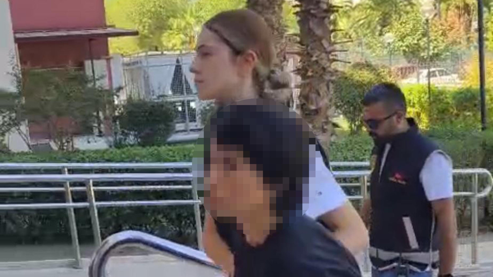 2 aylık kız kardeşini yastıkla boğduğunu itiraf etti 2 aylık kız kardeşini yastıkla boğduğunu itiraf etti
