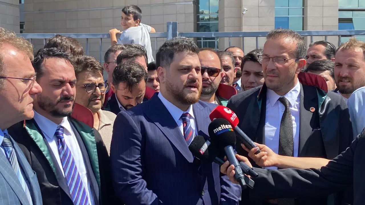 BTP Genel Başkanı Hüseyin Baş Cumhurbaşkanı’na hakaret suçlamasıyla hakim karşısında çıktı: Adli kontrol tamamen kaldırıldı – Son Dakika Siyaset Haberleri BTP Genel Başkanı Hüseyin Baş Cumhurbaşkanı’na hakaret suçlamasıyla hakim karşısında çıktı: Adli kontrol tamamen kaldırıldı – Son Dakika Siyaset Haberleri