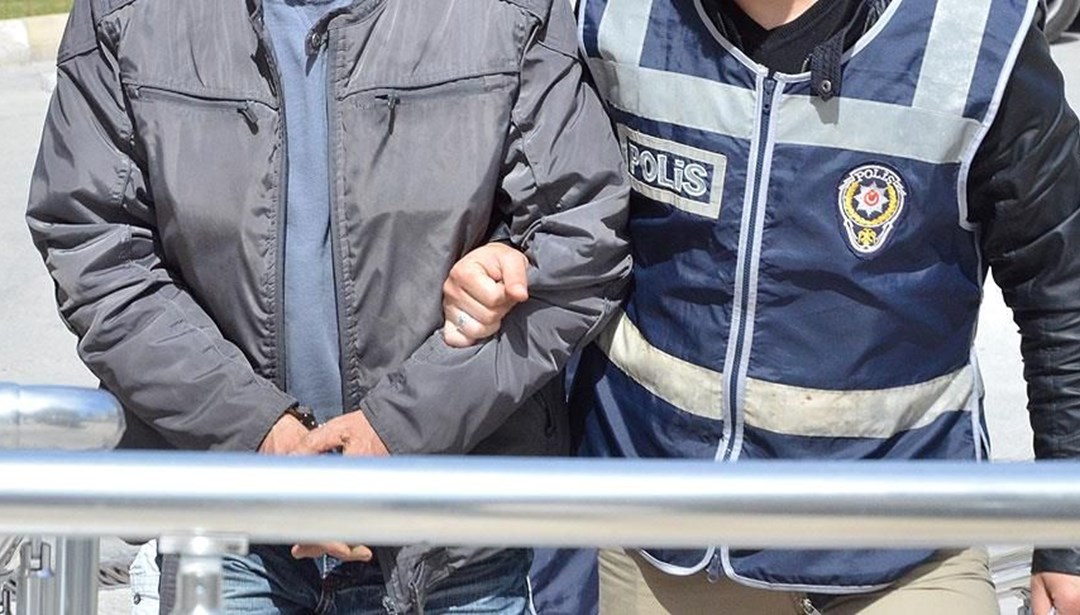Kastamonu’da silah kaçakçılarına operasyon: 2 kişi yakalandı Kastamonu’da silah kaçakçılarına operasyon: 2 kişi yakalandı
