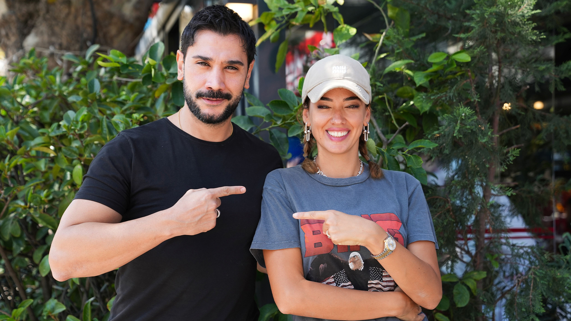 Show TV’de ekrana gelmeye hazırlanan “Kadife Kelepçe” ekibi tüm heyecanıyla okuma provasında buluştu! Show TV’de ekrana gelmeye hazırlanan “Kadife Kelepçe” ekibi tüm heyecanıyla okuma provasında buluştu!