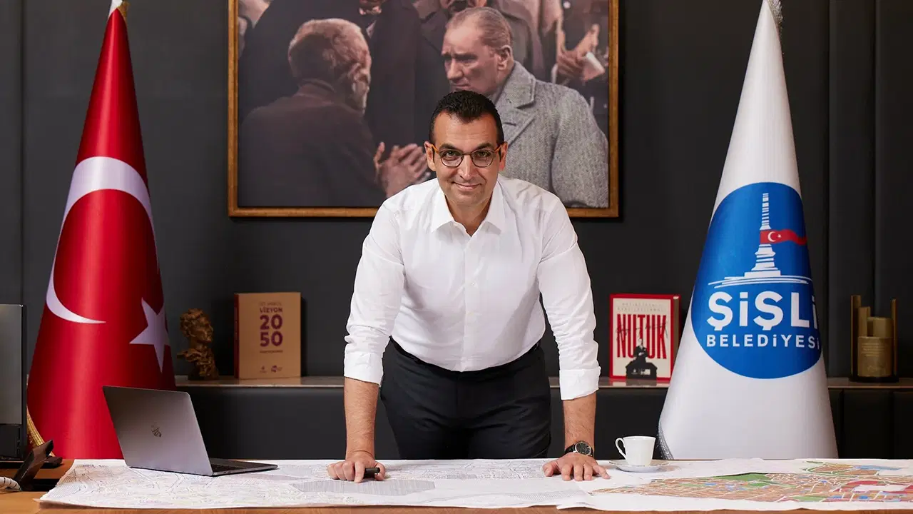 Resul Emrah Şahan’ın tutukluluğuna itiraz: ‘Yöntem doğru olsaydı 648 km hızla koşması gerekirdi’ – Son Dakika Siyaset Haberleri Resul Emrah Şahan’ın tutukluluğuna itiraz: ‘Yöntem doğru olsaydı 648 km hızla koşması gerekirdi’ – Son Dakika Siyaset Haberleri