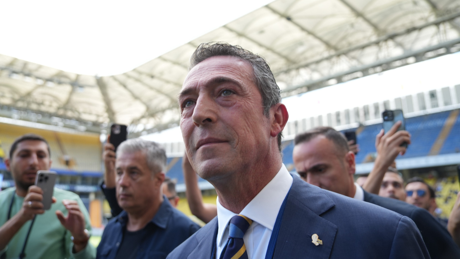 Vura vura, kıra kıra şampiyon olacağız Vura vura, kıra kıra şampiyon olacağız