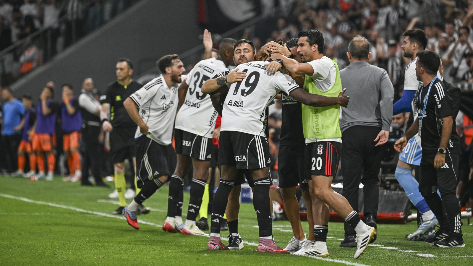 Beşiktaş, Başakşehir’i son dakikada yendi!