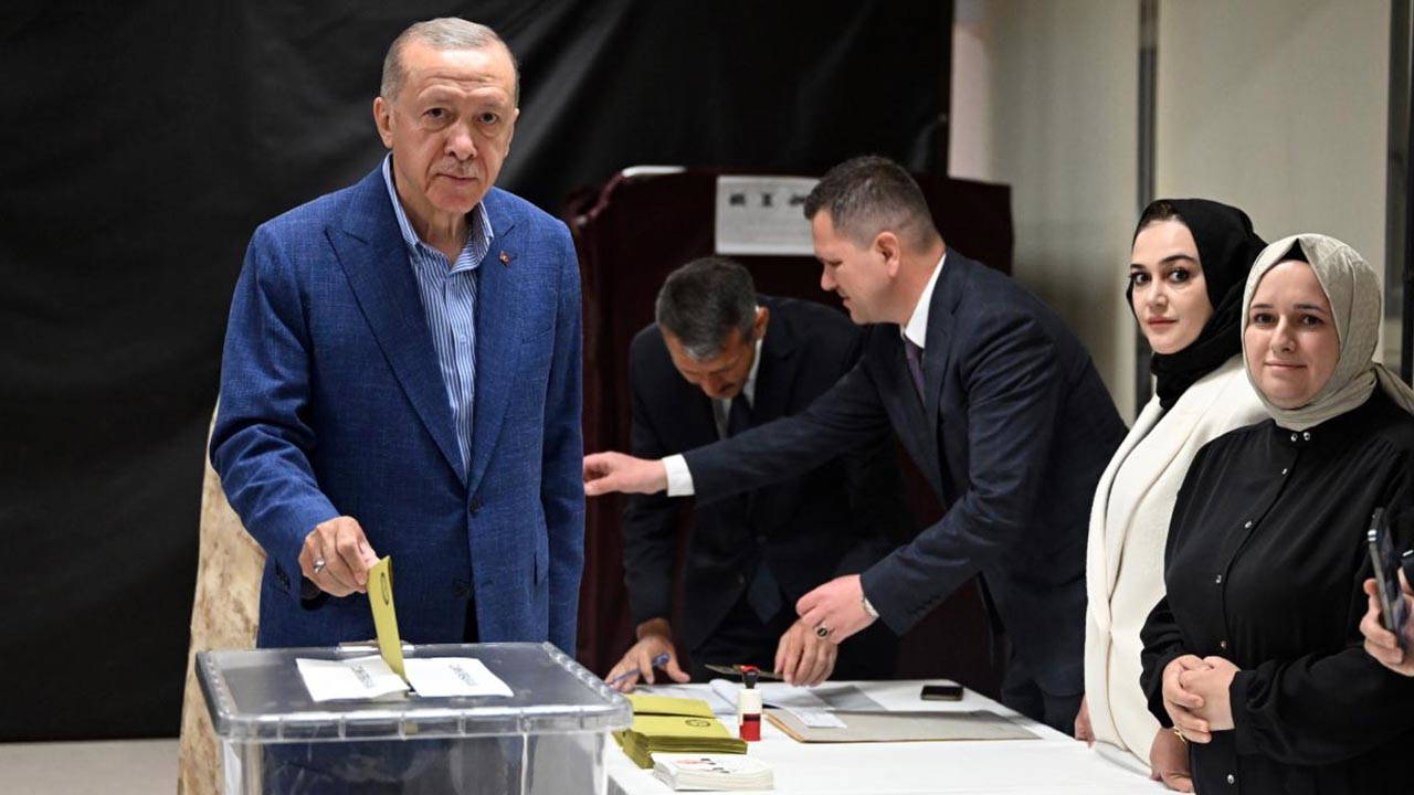 AKP’de seçim çalışması: ‘Erdoğan ile inşallah bir dönem daha’ – Son Dakika Siyaset Haberleri AKP’de seçim çalışması: ‘Erdoğan ile inşallah bir dönem daha’ – Son Dakika Siyaset Haberleri
