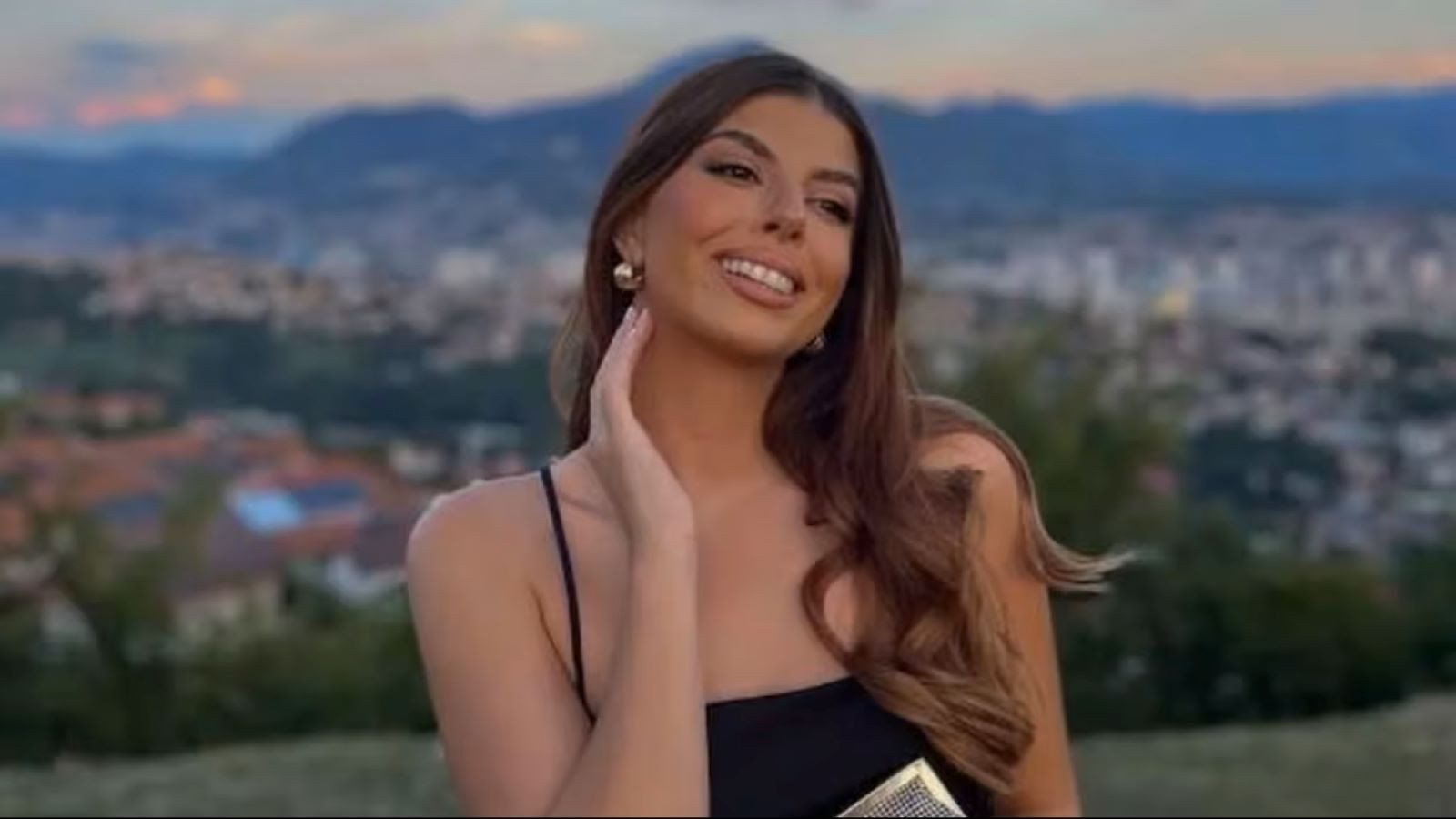 Düğününde rahatsızlanan ünlü influencer hayatını kaybetti Düğününde rahatsızlanan ünlü influencer hayatını kaybetti