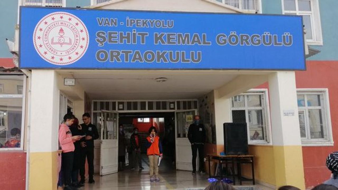 Tüm eğitim camiasına geçmiş olsun dileklerimizi iletiyoruz Tüm eğitim camiasına geçmiş olsun dileklerimizi iletiyoruz
