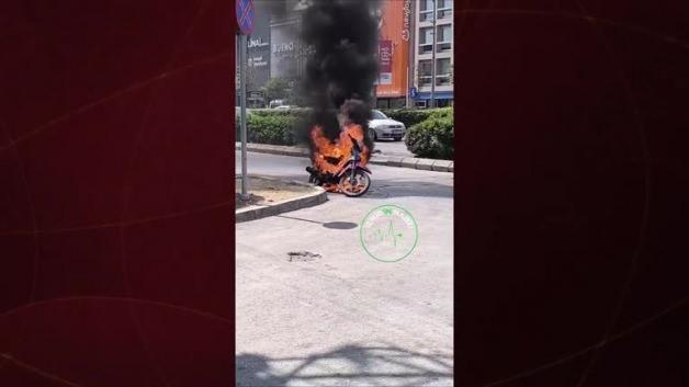 İzmir’de trafik cezası siniri motosikleti ateşe verdi İzmir’de trafik cezası siniri motosikleti ateşe verdi