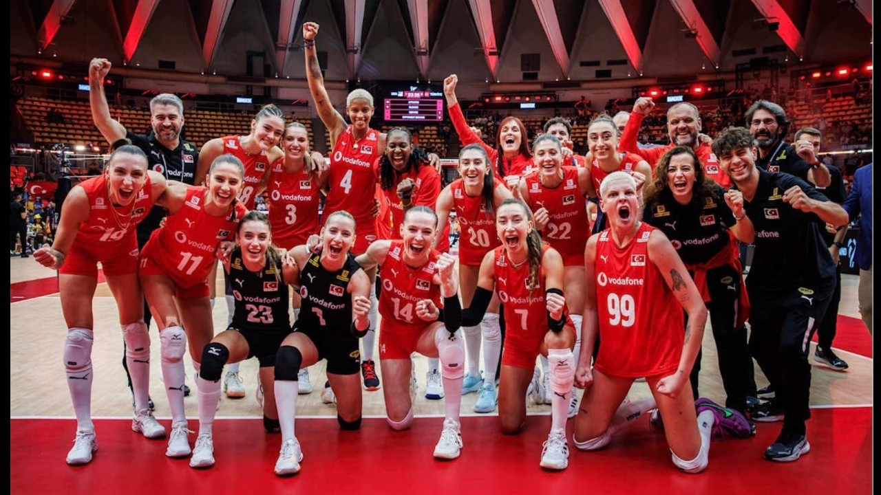 Kadın Voleybol Milli Takımımız Japonya’yı da devirdi: Finaldeyiz Kadın Voleybol Milli Takımımız Japonya’yı da devirdi: Finaldeyiz