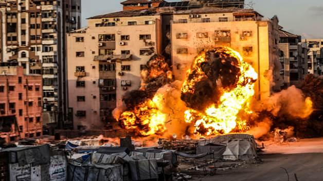 Kana doymuyorlar! İşgalci İsrail Gazze’de 30 dairelik binayı böyle vurdu! Kana doymuyorlar! İşgalci İsrail Gazze’de 30 dairelik binayı böyle vurdu!
