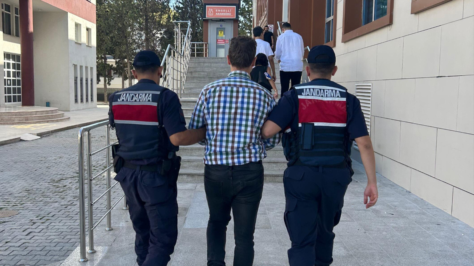 Yalova’da firari FETÖ hükümlüsü yakalandı
