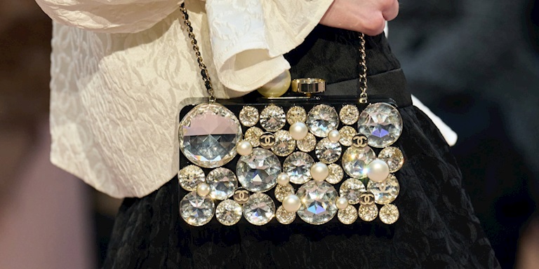 Mücevher mi Çanta mı?