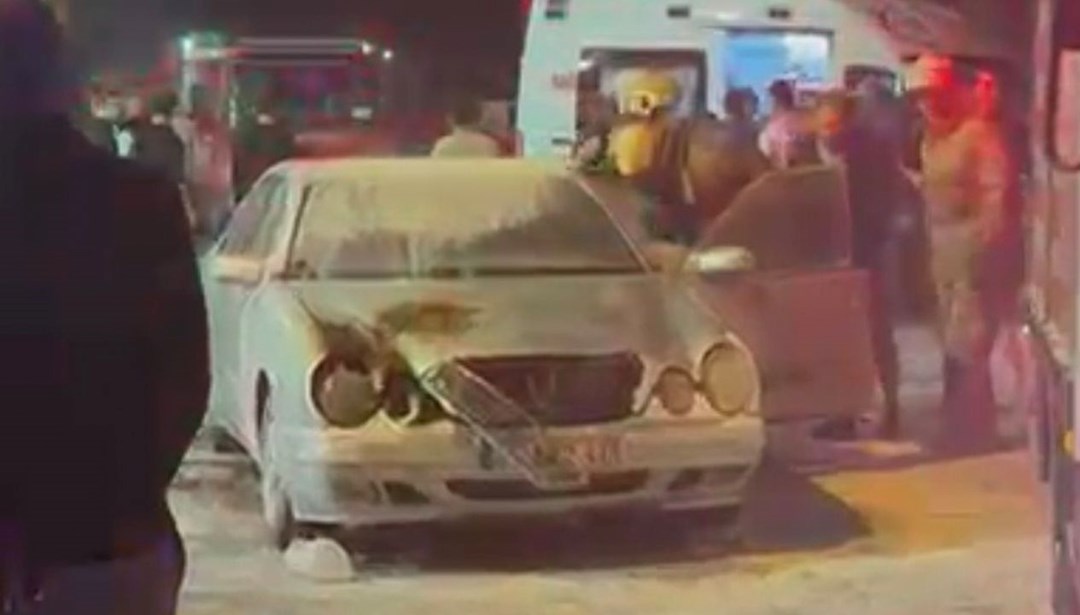 Aracını ateşe verdi, ağır yaralandı Aracını ateşe verdi, ağır yaralandı