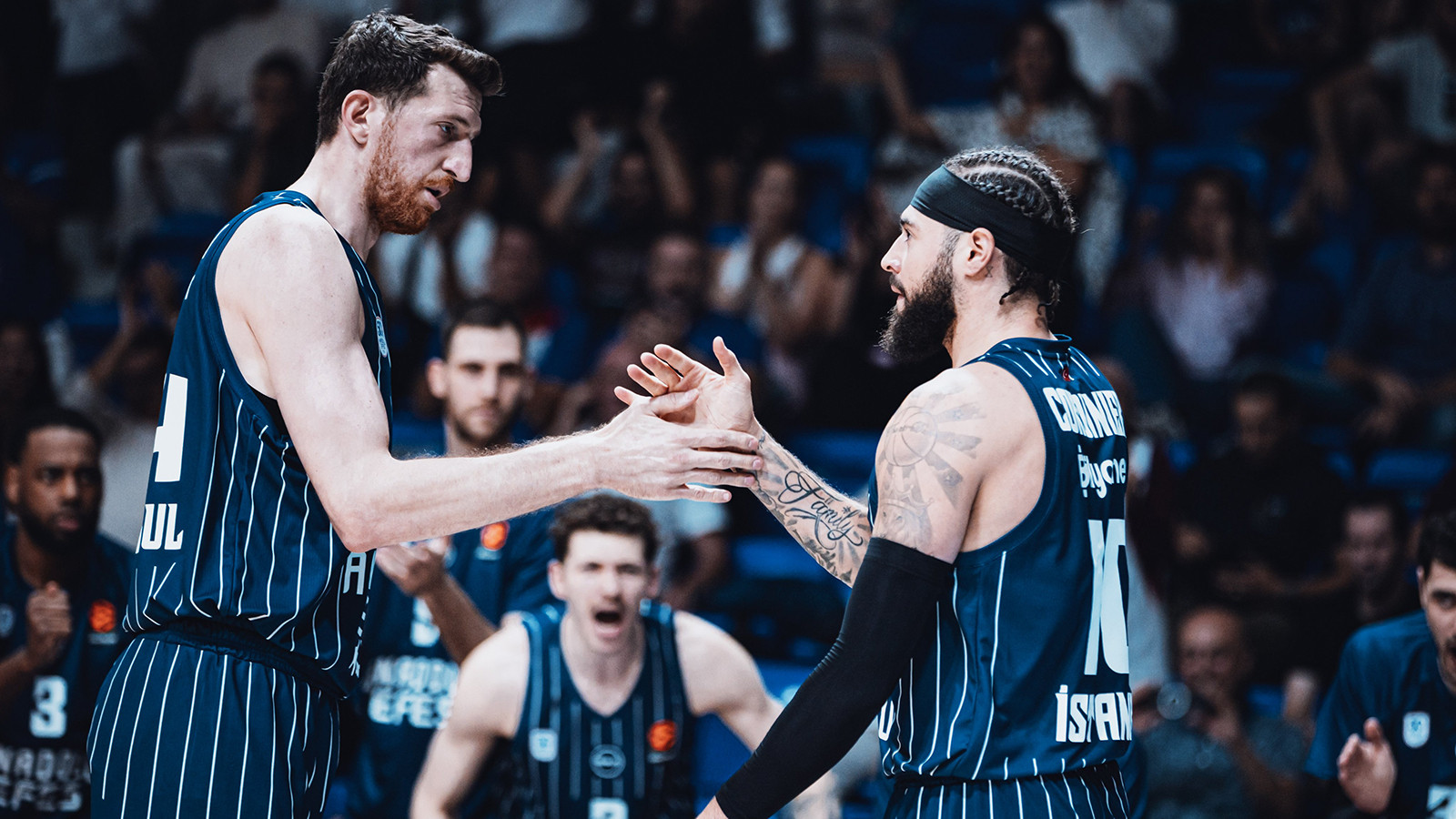 Anadolu Efes, Euroleague’e galibiyetle başladı Anadolu Efes, Euroleague’e galibiyetle başladı