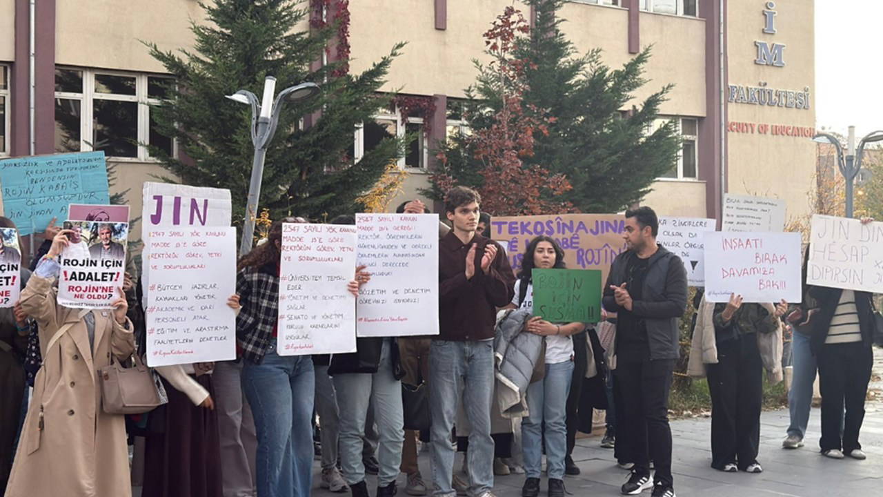 Van Yüzüncü Yıl Üniversitesi’nde Rojin Kabaiş eylemi 16. gününde – Son Dakika Siyaset Haberleri