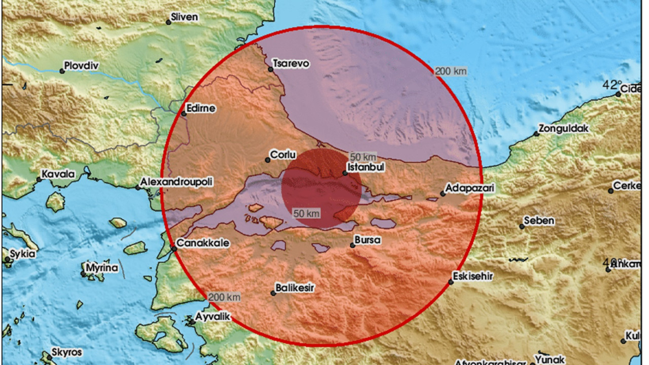 Balıkesir Sındırgı’da 6,1’lik deprem İstanbul’u korkuttu Balıkesir Sındırgı’da 6,1’lik deprem İstanbul’u korkuttu