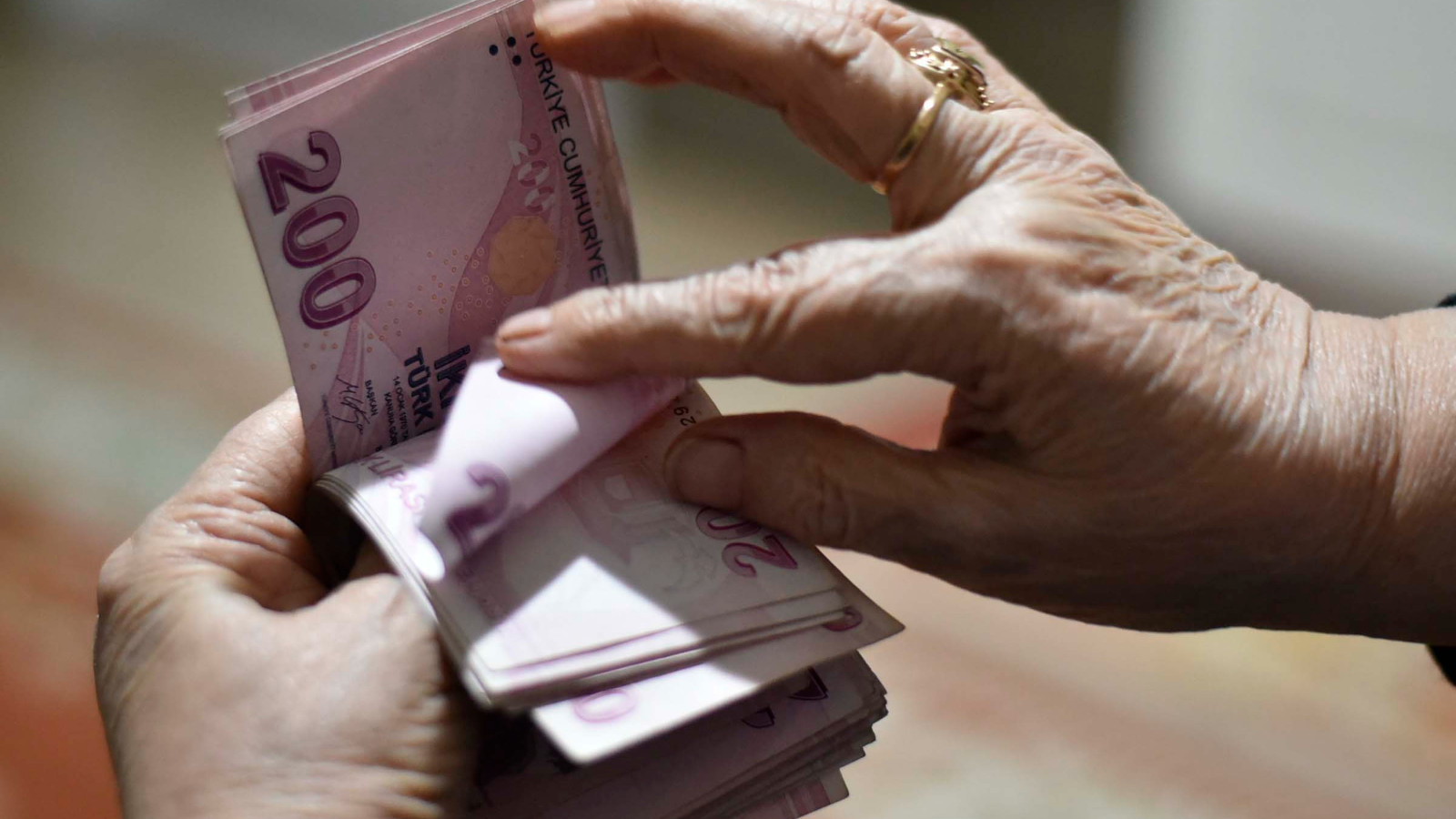 Nefes kredisinde yeni başvurular yarın başlıyor Nefes kredisinde yeni başvurular yarın başlıyor