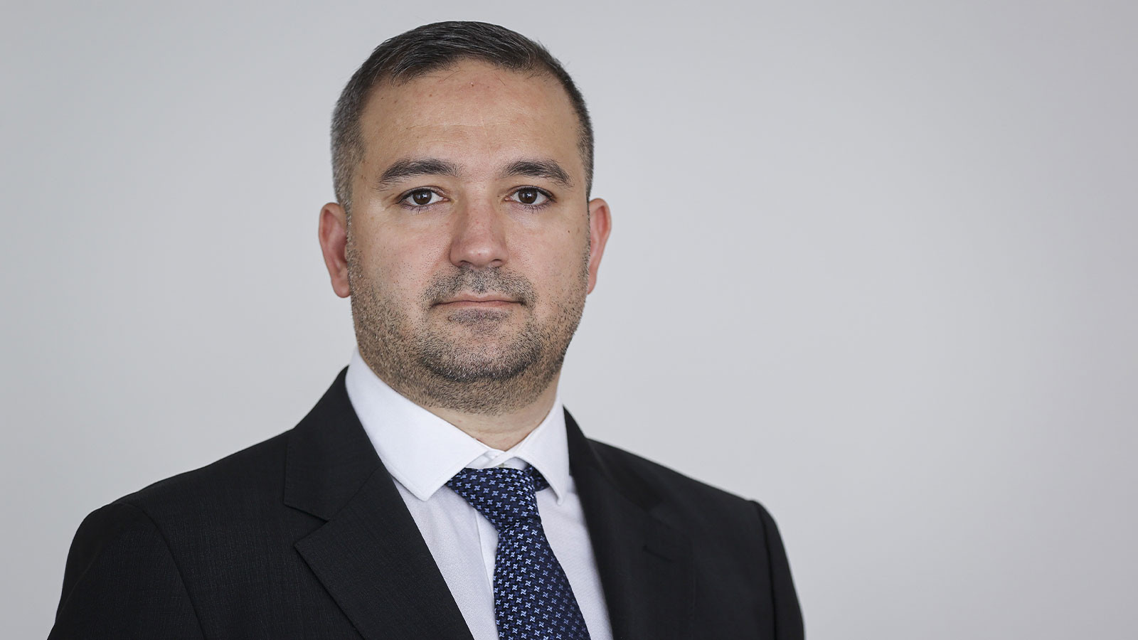 Yurt içi ve yurt dışı yerleşiklerin Türk lirasına olan güveni artıyor Yurt içi ve yurt dışı yerleşiklerin Türk lirasına olan güveni artıyor