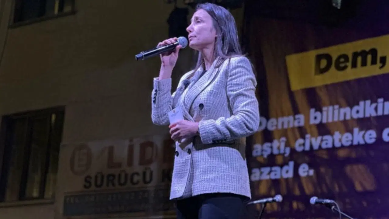 DEM Parti’den Selahattin Demirtaş ve Figen Yüksekdağ çıkışı: ‘AİHM kararları acilen hayata geçirilmelidir’ – Son Dakika Siyaset Haberleri DEM Parti’den Selahattin Demirtaş ve Figen Yüksekdağ çıkışı: ‘AİHM kararları acilen hayata geçirilmelidir’ – Son Dakika Siyaset Haberleri