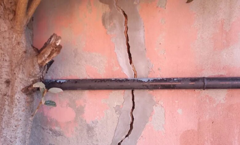 Beykoz’da Çatlak Oluşan İki Bina Tahliye Edildi